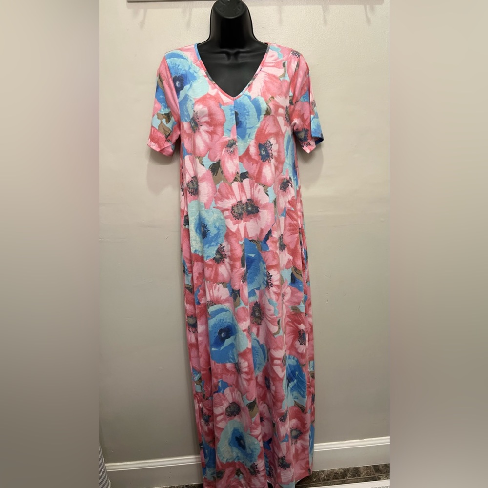 NWOT Zenana floral maxi size small never worn!
